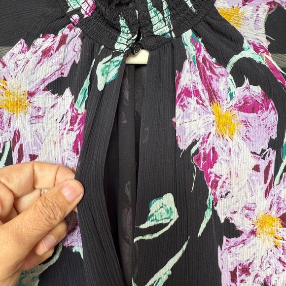 A.L.C. Black Floral Silk Sheer Sleeve Blouse Size 6 - Picture 8 of 8